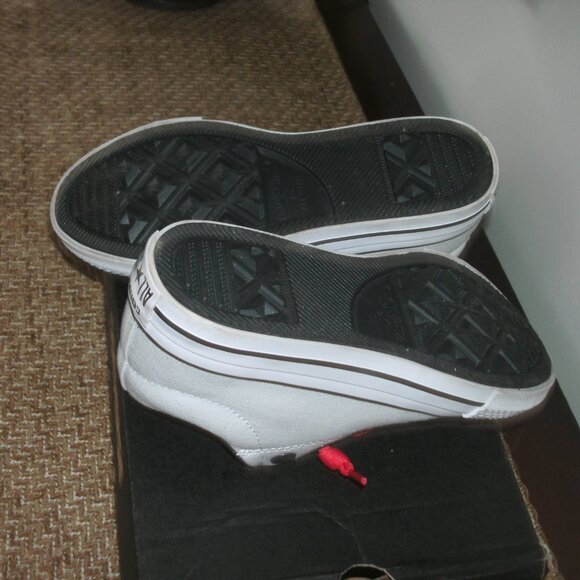 Converse All Star Street Sneaker Shoes Gray & Red 658140F youth size 13 with Box - Picture 2 of 3